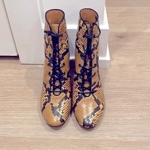 TORY BIRCH. SIZE 7. Worn once!!